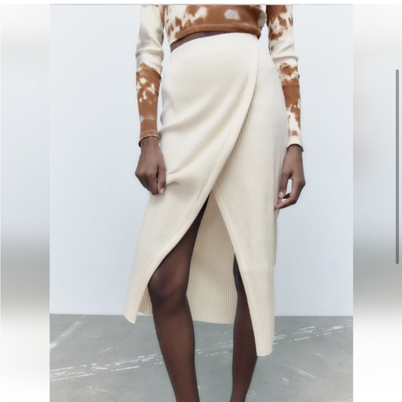 Zara Ribbed Knit Midi Skirt with Slit - Picture 4 of 5